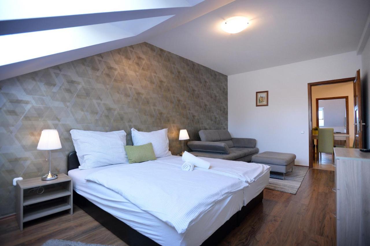 Corner Apartman エゲル エクステリア 写真