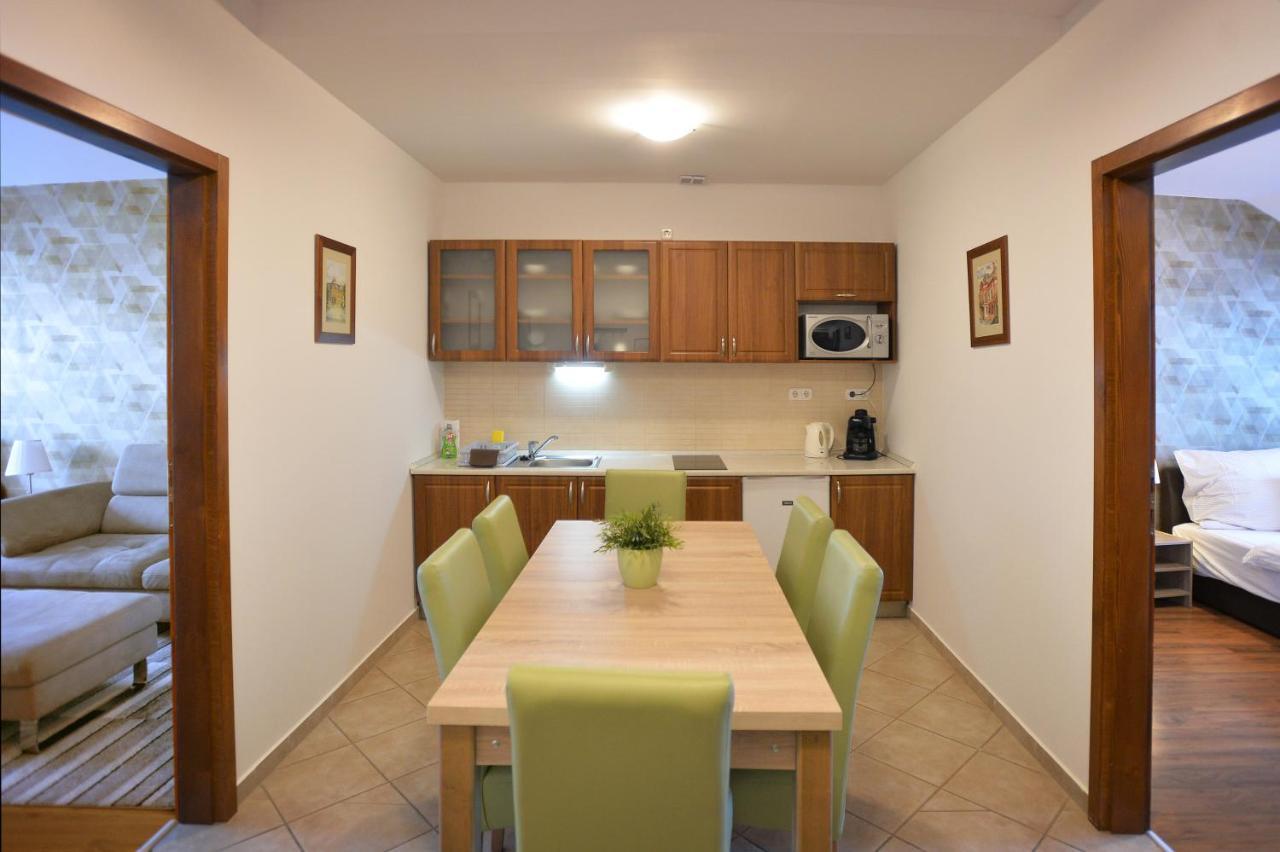 Corner Apartman エゲル エクステリア 写真