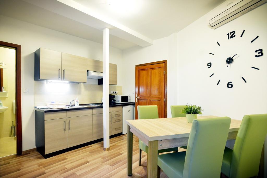 Corner Apartman エゲル 部屋 写真
